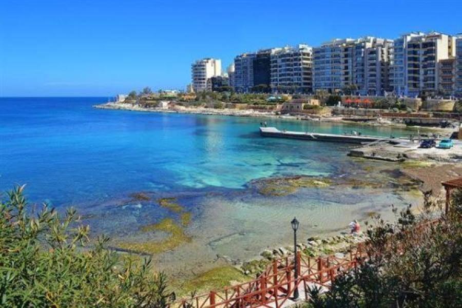 Deluxe Apartment Steps To St George'S Bay St. Julian's Exterior foto