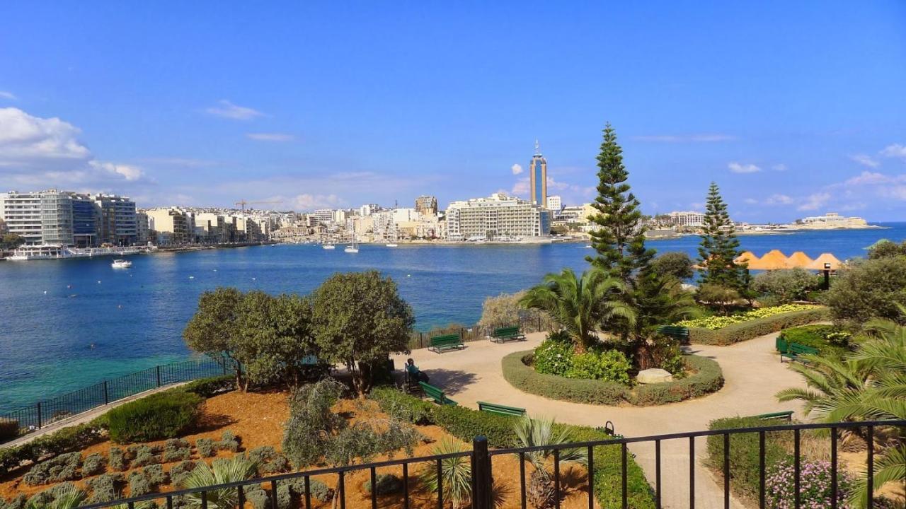 Deluxe Apartment Steps To St George'S Bay St. Julian's Exterior foto